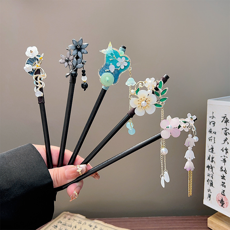 กิ๊บติดผมพู่ห้อยแบบคลาสสิก สีด - Hanbok Hair Pin บทวิจารณ์และราคา